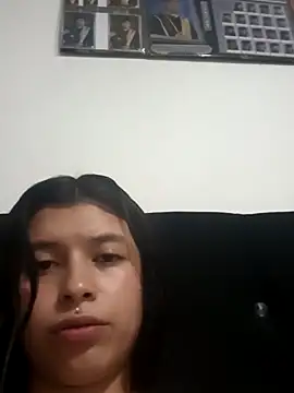 petite coral online show from March 5, 2026, 5:36 am