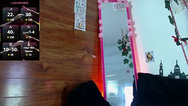 petite coral online show from April 11, 2026, 4:17 am