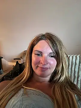 kinkysarahx online show from July 26, 2026, 3:08 pm