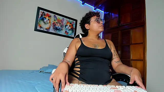 bellota smitt online show from October 17, 2025, 7:16 pm