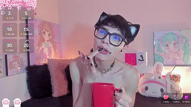 Strawberry Kitty  online show from January 17, 2026, 4:06 am