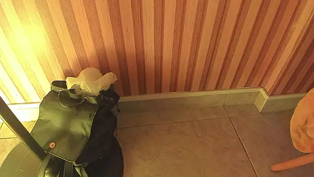 mia  blaze   online show from February 5, 2026, 3:00 am