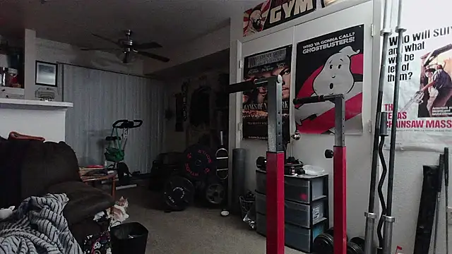 biggerisbetter12 online show from March 17, 2026, 5:22 am