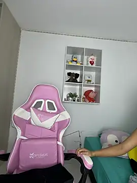  Alicee 1 online show from May 20, 2026, 12:28 am