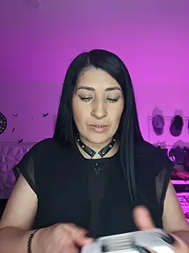 dark velvet online show from October 31, 2025, 2:56 am