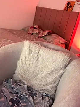 Snapshot of elegant__rouse chatting on February 27, 2026, 8:42 pm elegant rouse online show from February 27, 2026, 8:42 pm