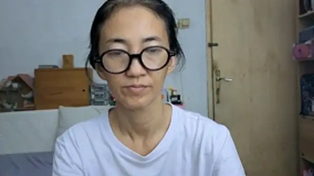 princessD077 online show from May 19, 2026, 4:13 pm
