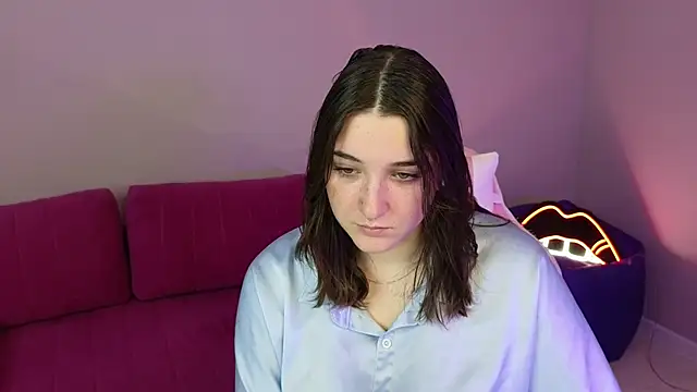 AnnieDodge online show from October 19, 2025, 1:17 am