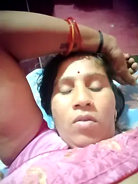 Snapshot of OliveGreen22 chatting on November 2, 2025, 8:55 pm OliveGreen22 online show from November 2, 2025, 8:55 pm