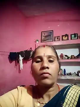 Snapshot of OliveGreen22 chatting on November 4, 2025, 3:49 am OliveGreen22 online show from November 4, 2025, 3:49 am