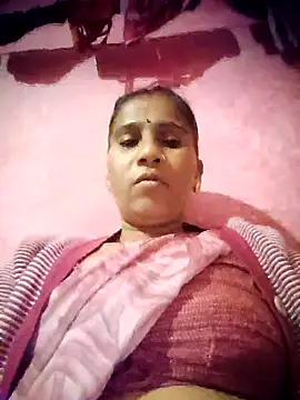 Snapshot of OliveGreen22 chatting on November 9, 2025, 1:26 am OliveGreen22 online show from November 9, 2025, 1:26 am