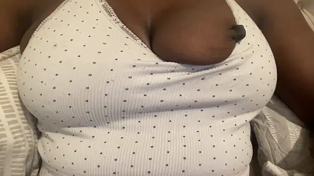 Snapshot of ebonybunnyxx chatting on October 23, 2025, 5:40 am ebonybunnyxx online show from October 23, 2025, 5:40 am