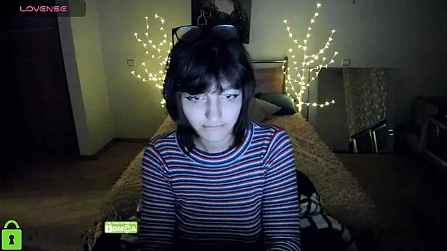 Snapshot of A_Skyy chatting on April 21, 2026, 1:42 am A Skyy online show from April 21, 2026, 1:42 am