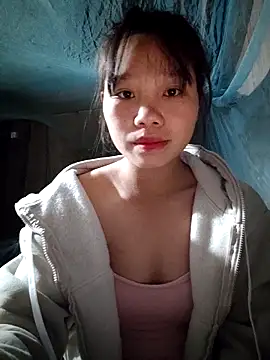 linh-miu99 online show from December 2, 2025, 6:58 pm