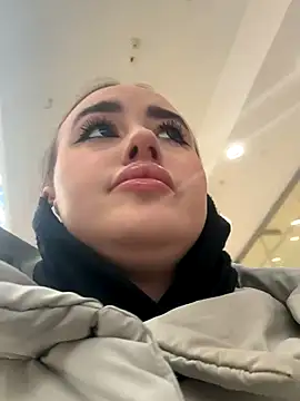 KiraSunshine online show from November 11, 2025, 3:50 am