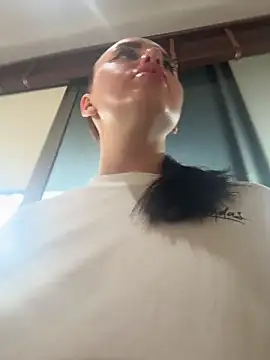 KiraSunshine online show from February 5, 2026, 4:06 am