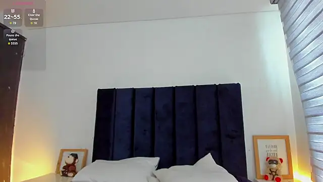 Snapshot of melanie_roux__ chatting on March 16, 2026, 12:31 pm melanie roux online show from March 16, 2026, 12:31 pm