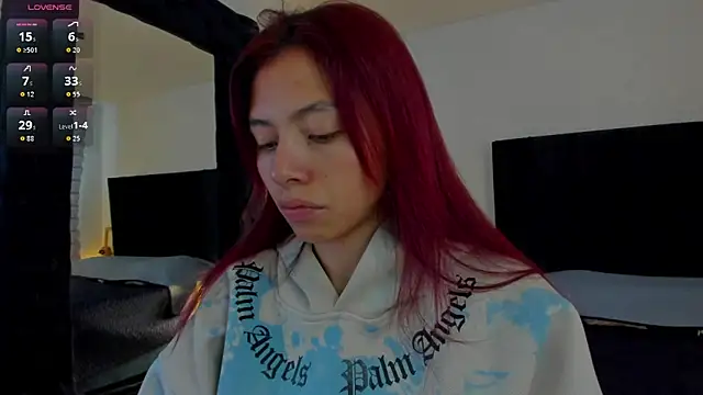Snapshot of melanie_roux__ chatting on March 18, 2026, 12:19 pm melanie roux online show from March 18, 2026, 12:19 pm