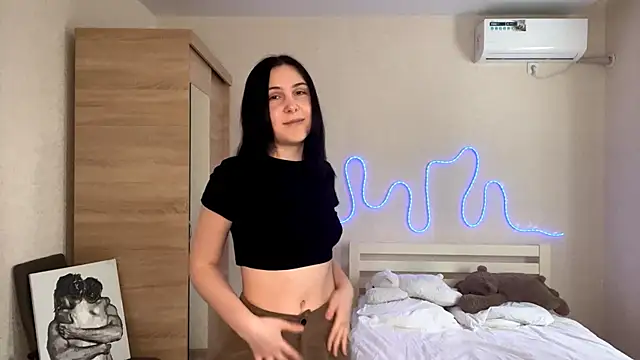 MyraLitterers online show from March 3, 2026, 1:39 pm