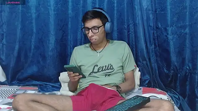 DavTwink3100 online show from April 4, 2026, 1:48 am