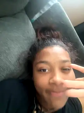 Snapshot of pinkkladdyyy chatting on October 21, 2025, 6:30 pm pinkkladdyyy online show from October 21, 2025, 6:30 pm