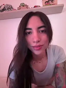 Snapshot of valeriahornier chatting on March 5, 2026, 1:45 am valeriahornier online show from March 5, 2026, 1:45 am