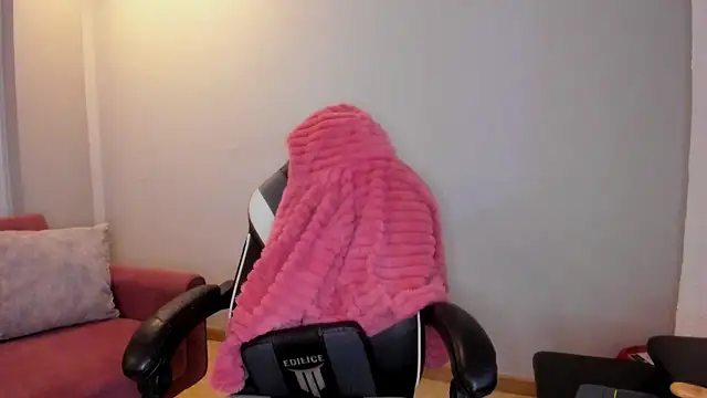 stefy bratz online show from February 5, 2026, 2:27 am