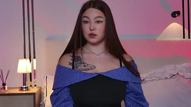  Tessa May  online show from December 1, 2025, 12:15 am