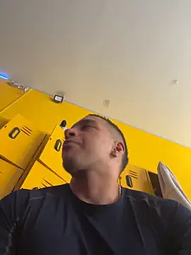 Snapshot of FreszX chatting on February 1, 2026, 2:15 pm FreszX online show from February 1, 2026, 2:15 pm