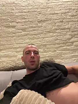 Rotteei1 online show from October 23, 2025, 4:23 am