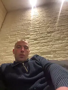 Rotteei1 online show from April 1, 2026, 5:10 pm