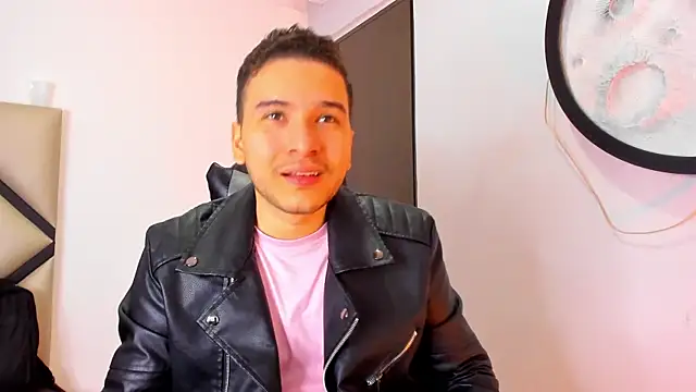 mike 257 online show from November 8, 2025, 11:43 am