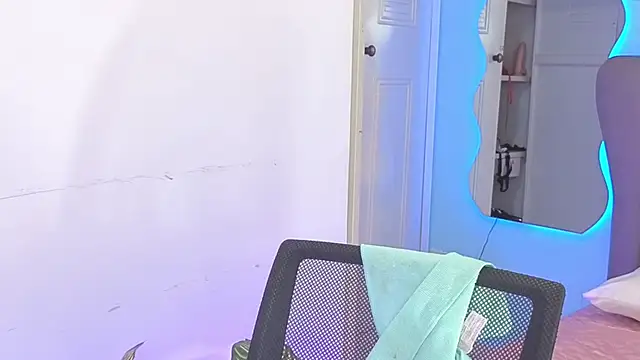 Aria Russo online show from February 12, 2026, 2:34 pm