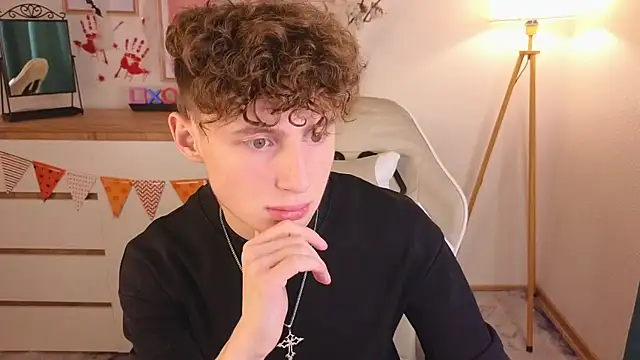 crisp1n online show from October 29, 2025, 3:36 pm