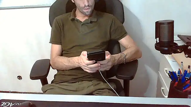 Snapshot of topg84 chatting on July 1, 2026, 5:34 pm topg84 online show from July 1, 2026, 5:34 pm