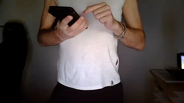 Snapshot of topg84 chatting on July 18, 2026, 2:21 pm topg84 online show from July 18, 2026, 2:21 pm