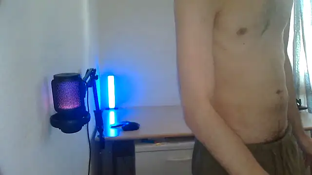 Snapshot of topg84 chatting on August 8, 2026, 1:57 pm topg84 online show from August 8, 2026, 1:57 pm