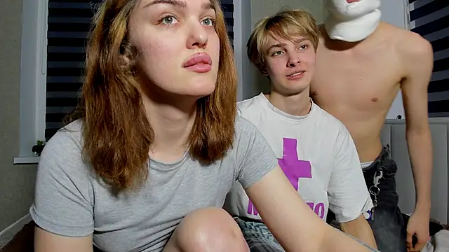 EmiliaRhodes online show from February 8, 2026, 5:16 pm