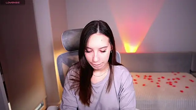 Snapshot of WhyEmmyCry chatting on February 14, 2026, 5:26 am WhyEmmyCry online show from February 14, 2026, 5:26 am