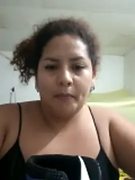 Snapshot of chikis12_ chatting on November 26, 2025, 5:19 am chikis12 online show from November 26, 2025, 5:19 am