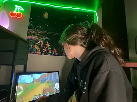 Thedeepwebcutie online show from March 25, 2026, 8:42 am