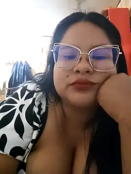 Snapshot of celeste122595 chatting on November 5, 2025, 1:33 pm celeste122595 online show from November 5, 2025, 1:33 pm