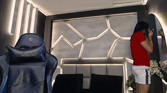 ArohomLester online show from December 5, 2025, 12:36 pm