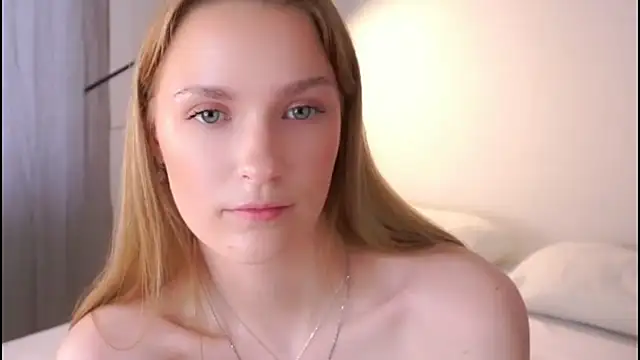 Helenspensy  online show from October 18, 2025, 10:54 pm