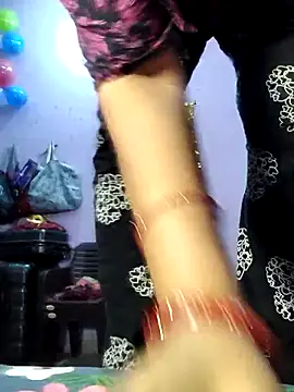 Snapshot of Dhana1 chatting on November 18, 2025, 7:02 am Dhana1 online show from November 18, 2025, 7:02 am