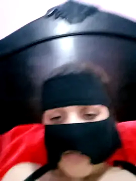 Snapshot of SandyAmr chatting on November 18, 2025, 2:43 pm SandyAmr online show from November 18, 2025, 2:43 pm