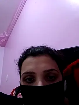 SandyAmr online show from April 1, 2026, 2:47 pm