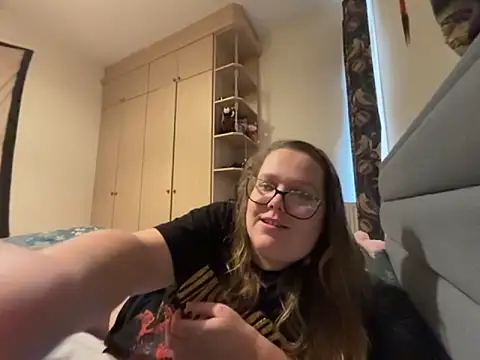 Snapshot of Scarletcum22 chatting on November 29, 2025, 10:07 am Scarletcum22 online show from November 29, 2025, 10:07 am