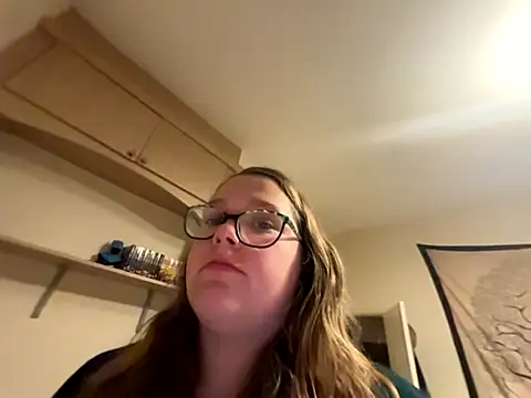 Snapshot of Scarletcum22 chatting on December 2, 2025, 7:03 am Scarletcum22 online show from December 2, 2025, 7:03 am