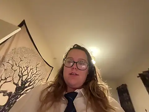 Snapshot of Scarletcum22 chatting on December 15, 2025, 8:07 am Scarletcum22 online show from December 15, 2025, 8:07 am